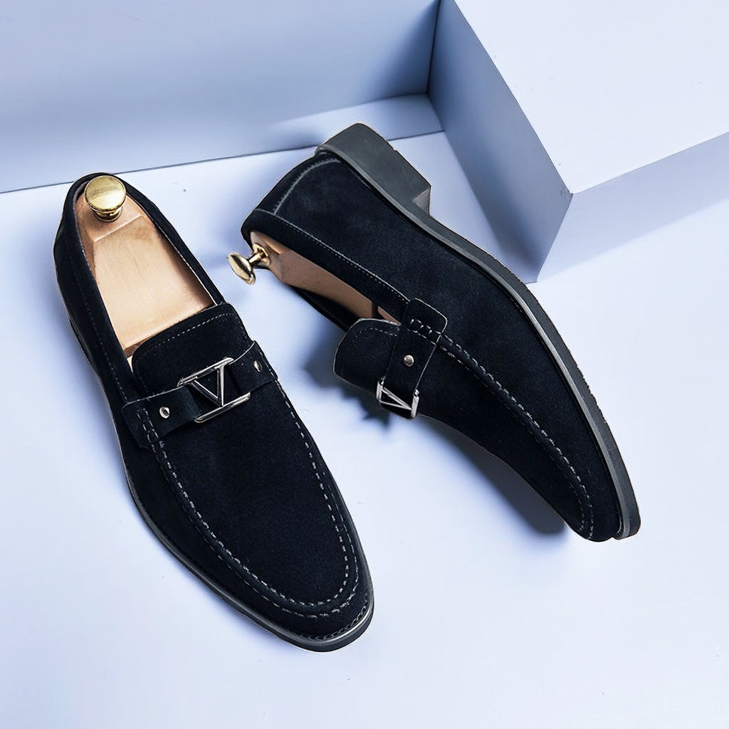 Herr loafers – Mocka look – Smal passform – Metallisk detalj – Klassisk stil