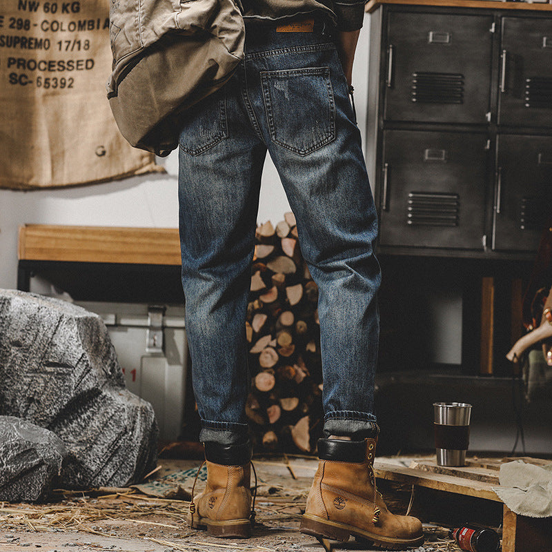 Herr Jeans – Avslappnad Passform – Raka Ben – Stenvättad Denim – Sliten Look