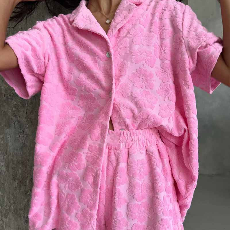 Dam Pyjamas Set – Jacquard Stickad – Avslappnad Passform – Knäppning Skjorta & Elastiska Shorts