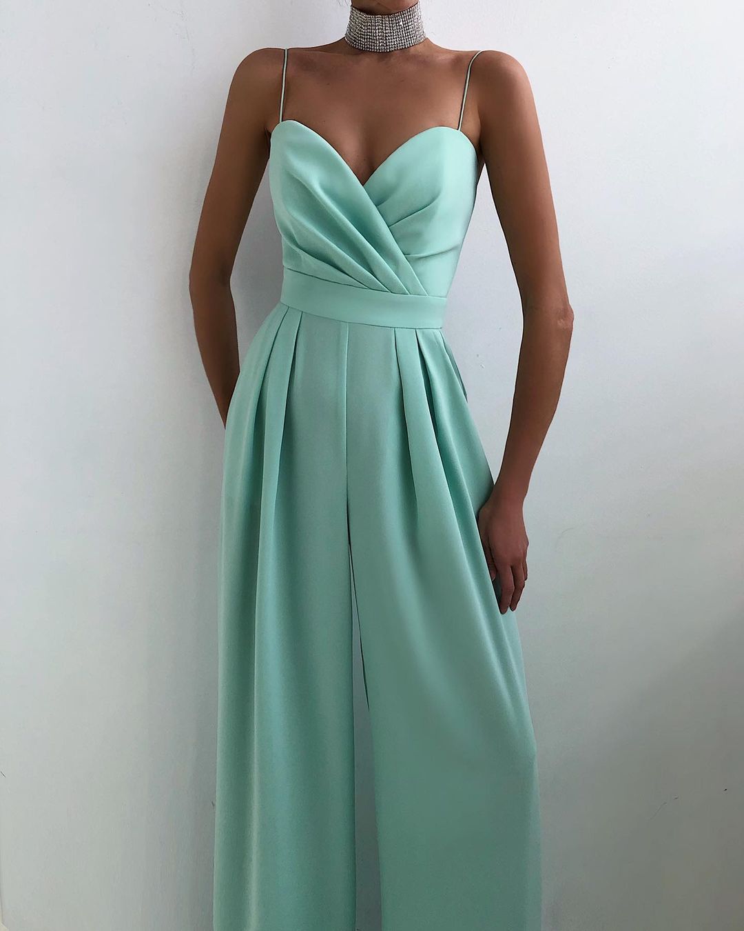 Elegante jumpsuit voor dames - spaghettibandjes - geplooide wijde pijpen