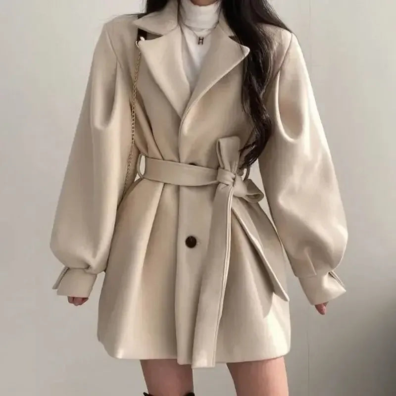 Dames Trenchcoat – Wolmix – Oversized Pasvorm – Ceintuur – Midilengte – Klassiek Ontwerp