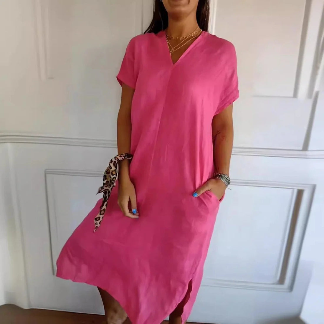 Dames Maxi Jurk – Relaxte Pasvorm – Katoenachtige Stof – V-Hals – Korte Mouw – Met Zakken