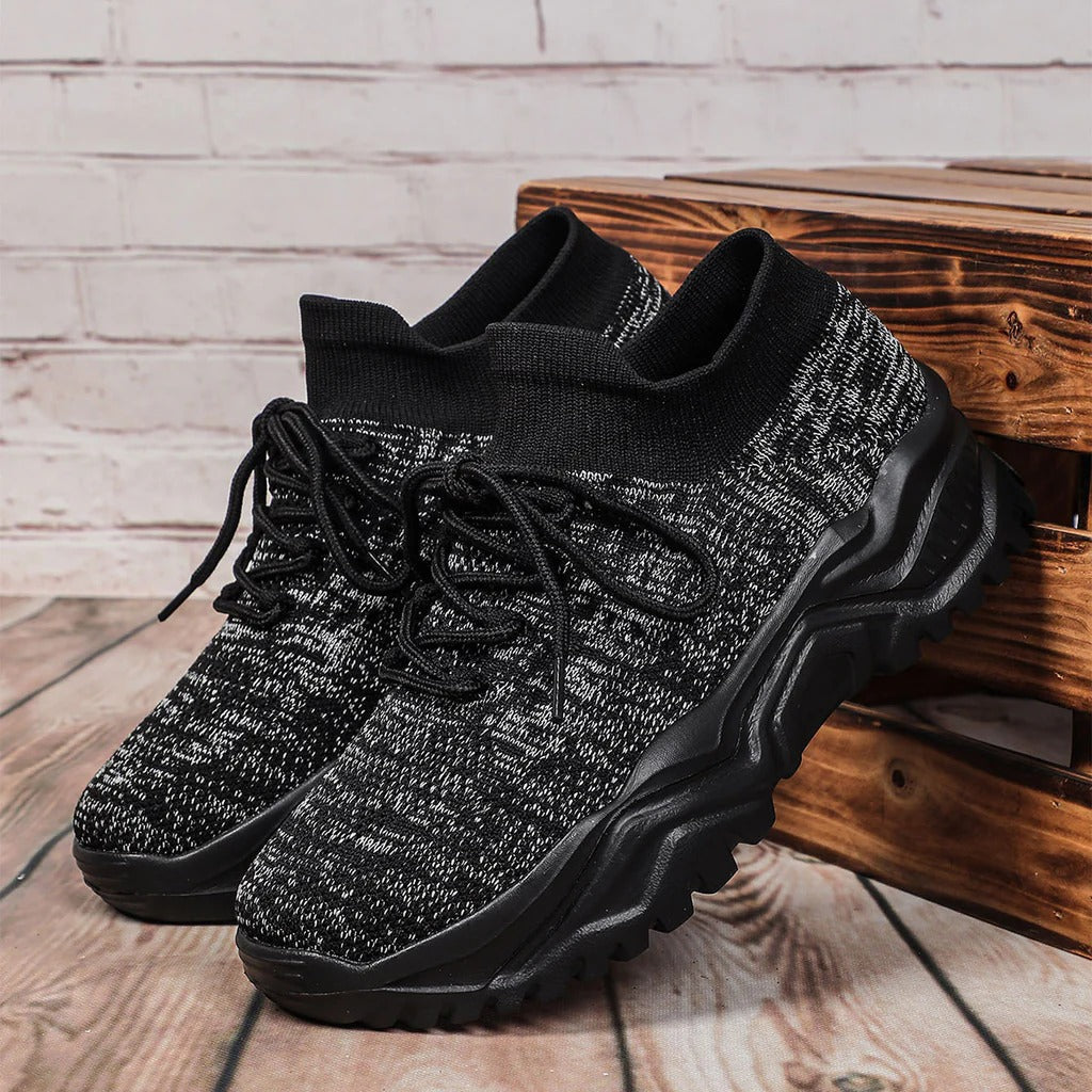 Damsneakers – Andningsbart Stickat – Hög Skaft – Kraftig Sula – Halkfri Profil