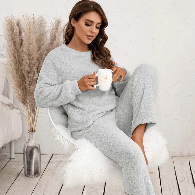 Damer Loungewear Set – Mjuk Fleece Look – Avslappnad Passform – Långa Ärmar & Byxor