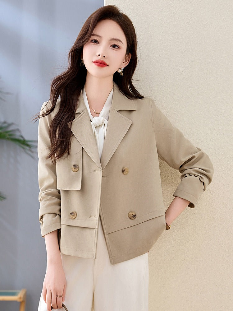 Dames trenchcoat – Getailleerd model – Dubbelrijig – Korte lengte – Lichtgewicht geweven