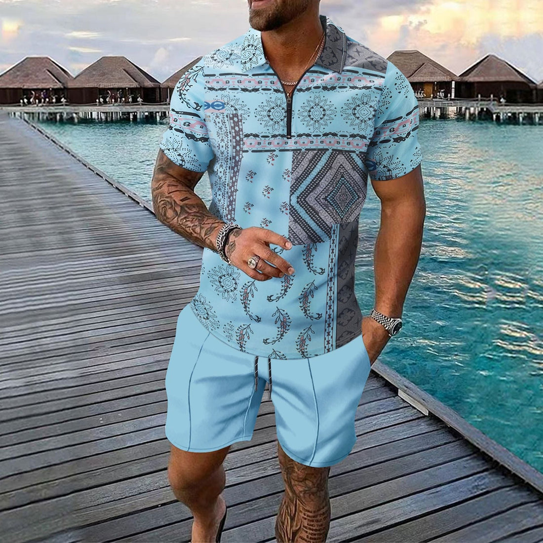 Heren Set – Slim Fit Polo met Rits en Digitale Print – Knie-lengte Shorts – Ademend