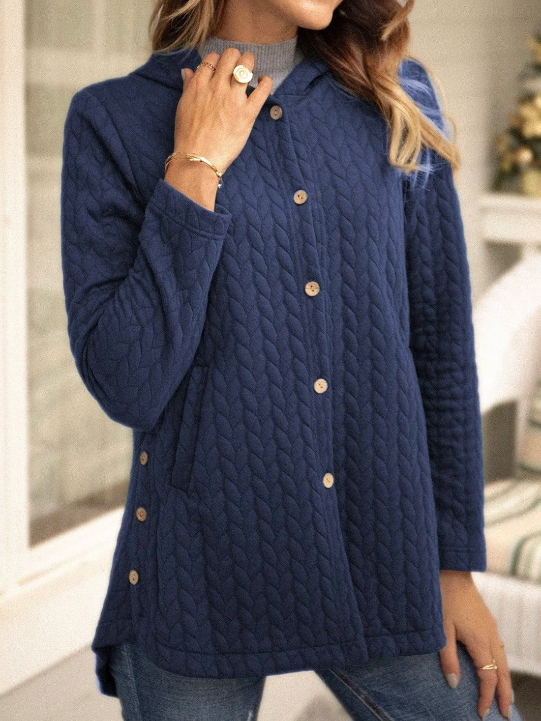 Dames sweatshirt – quiltstof – relaxed fit – capuchon – knoopsluiting – heuplengte